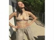 Sarina Nowak Curvy Body