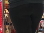 Black girl thick booty in leggings