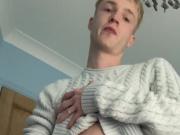 Twink Has Quick Morning Wank