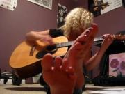 Barefoot Blonde Singing