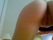 teen spread ass on webcam