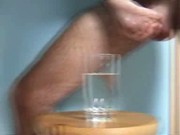 ich spritze ins Glas