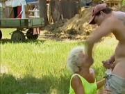 Abartiger Sex mit Oma