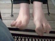 Ina's toes outside