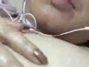 thai slut nicky masturbating