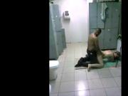 fucking coworker in locker room fudendo morena no vestiario
