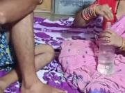 Desi Big Ass Aunty Ki Gand Utha Ke Chudayi Kari Or Muth Pee