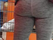 Candid Nice latina ass in grey yoga pants.