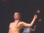 The pussy and mouth of FabienneVegt open at the same time