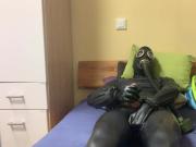 Hendrik Gransow jerks off in rubber and poppers