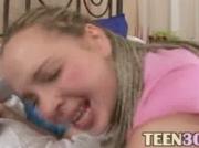 Deep fingering girlfriends hole