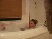 Girlfriend Masturbating In The Tub