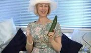 Mature pussy stuffed cucumber free porn video