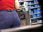 Walmart candid phat whooty in jeans