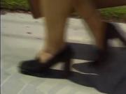 He licks pussy outside