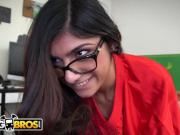 'BANGBROS - Arab Sports Fan Mia Khalifa Stuffed With Big Black Cock In College Dorm Room'