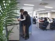 Office Girl Gives Handjob to a Colleague!