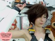 Overwatch Tracer Cosplay Girl Masturbating on SlutCams.xyz