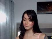 Lovely Teen Babe On A Solo Masturbation Show