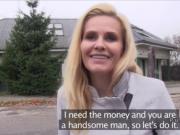 Amateur blonde fucks in car in public