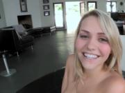 Curvy bitch reaches orgasms
