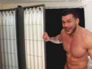 Voyeuristic Tanning Bed Muscle Wank