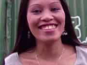 Amateur Asian babe takes schlong from behind