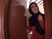 Arab girlfriend roughly gets big dick in cunt