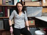 Kristina proposes to fuck her pussy