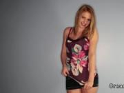Brown haired babe gets twat creampie