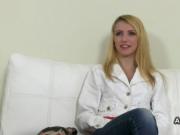 Blonde amateur banging on casting