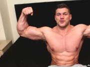 A full on muscle masturbation show