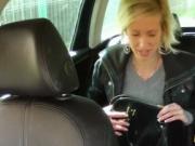 Amateur paid her cab fare with her pussy by fucking the