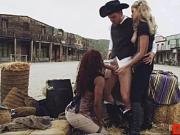 Jessa Rhodes outdoor threesome