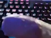 Hypn1c Eats hot Banana