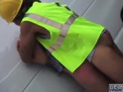 Construction worker bangs his girlfriend during his shift
