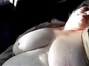 BBW Nude blinkend und masturbieren im Auto