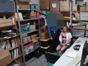 Shoplifter Alyssa Cole let LP punish her wet pussy