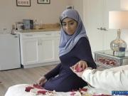 Curvy Hijab Virgin Fucked On Wedding Night