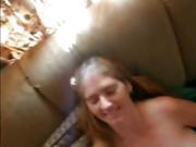 MILF opens her puss for the cam