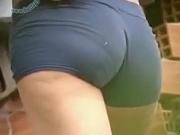 Candid Video of a Babe Wearing Tight Blue Shorts