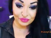 Hot Babe Smoking On Webcam - Pussycamhd