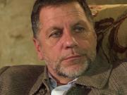 College girl loves how old man fingers her pussy and fucks