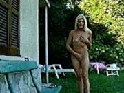 I love to show me naked outdoor to get horny my neighbors