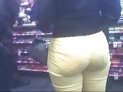 Phat Round Ass In Yellow Jeans