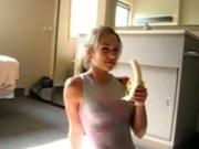 American Teen Practices Her Blowjob Skills On A Banana