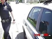 Car Kicking Criminal Discusses With Popo