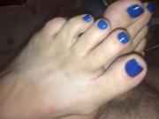 Blue toed amateur pressing cock against vibrator