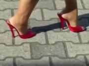 Super sexy peeptoe pumps getting followed