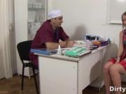 Babe gets pussy check